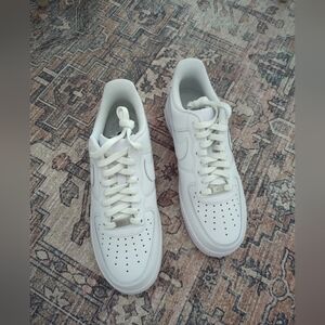 Nike Air Force 1 Low Top White Athletic Shoes Sneakers Mens Size 9